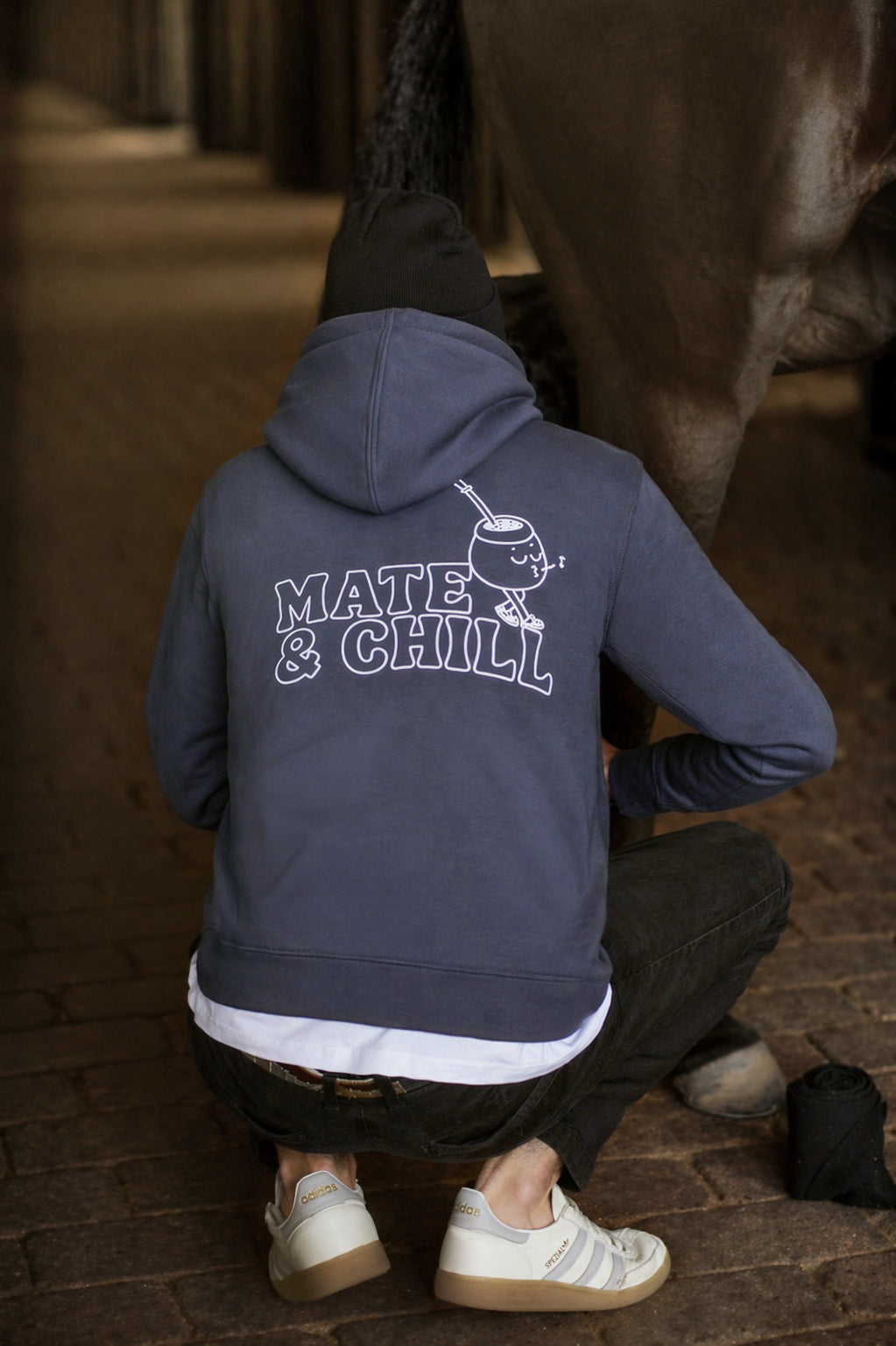 Hoodie "Mate & Chill" – Dunkelgrau